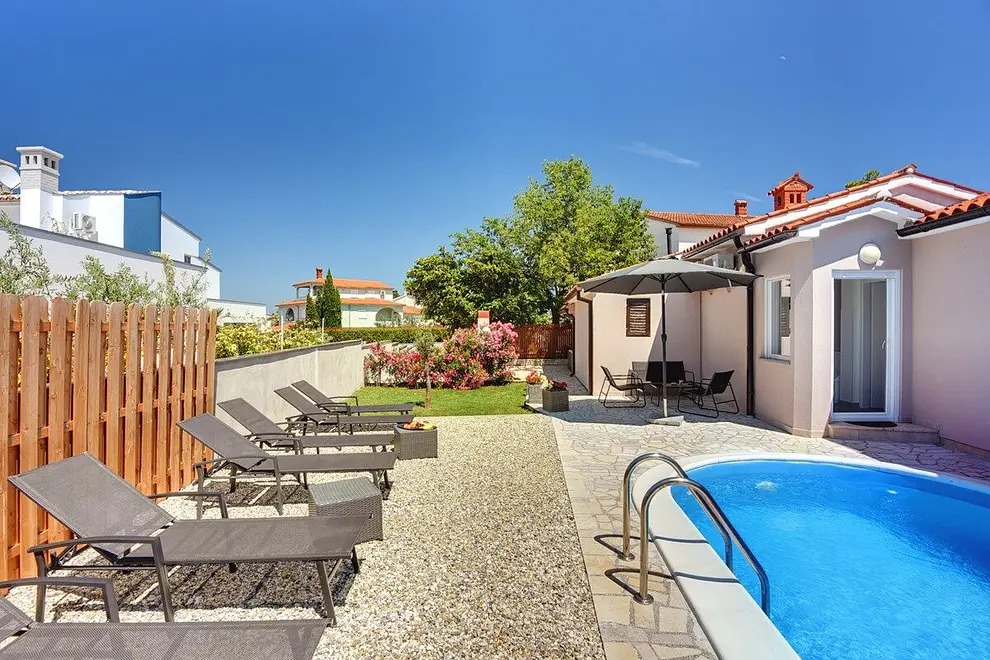 Ferienhaus in Pula mit Pool 66123400 10714