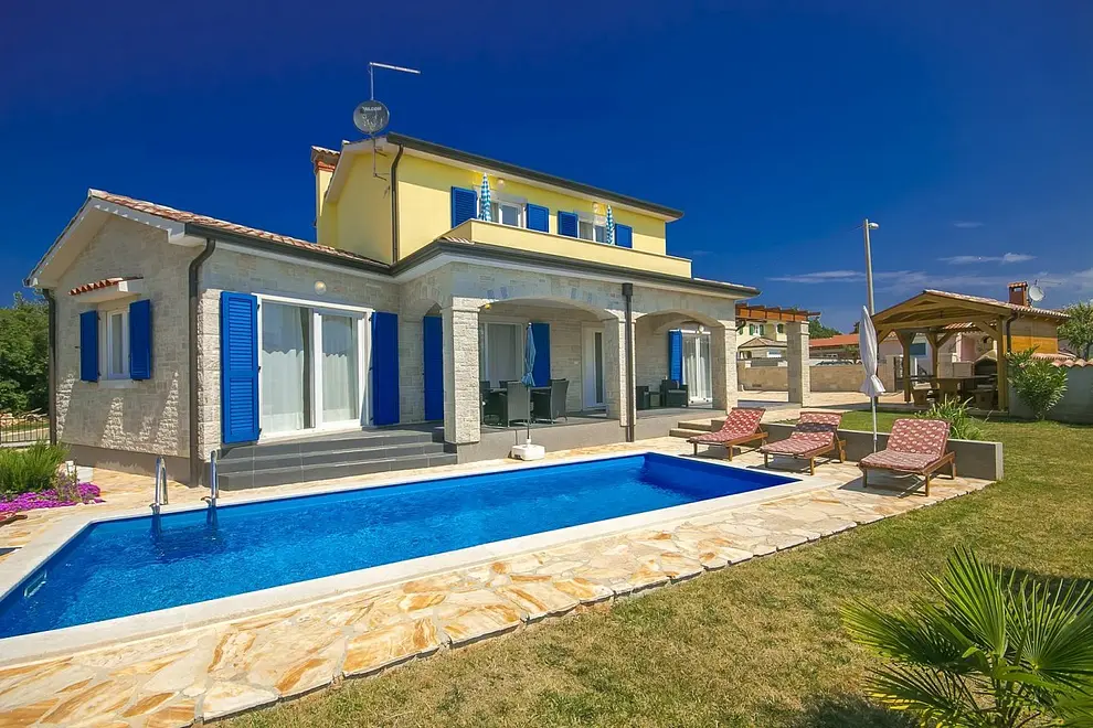 Ferienhaus in Porec mit Pool 66123802 11032