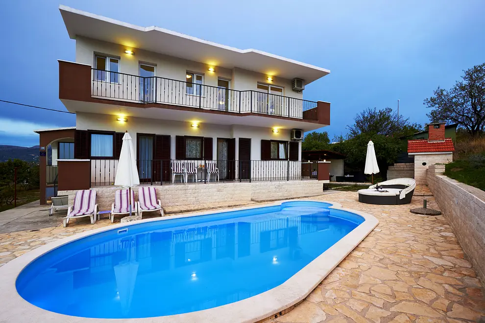 Ferienhaus in Split mit Pool 66123820 11041