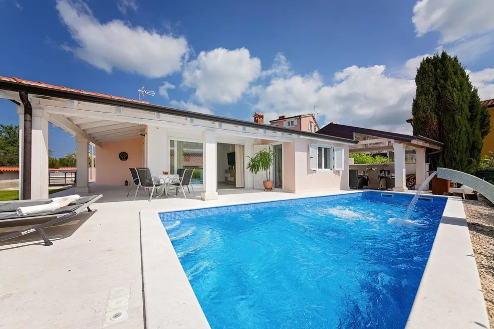 Ferienhaus in Porec mit Pool 66129276 15220