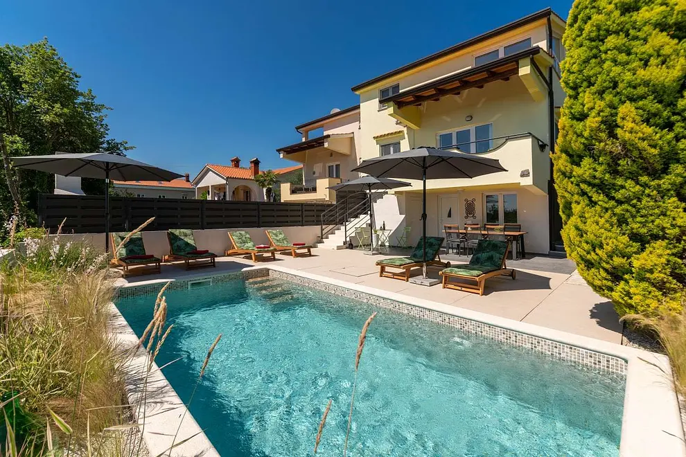 Ferienhaus in Porec mit Pool 66130456 16037