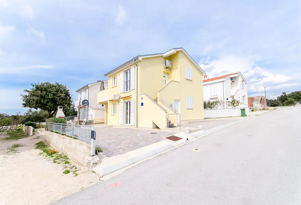 Ferienwohnung in Mandre  66130503 16078