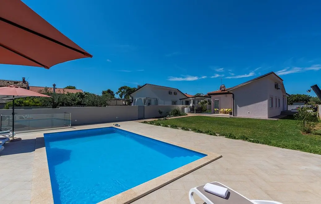 Ferienwohnung in Novigrad mit Pool 66130044 15749