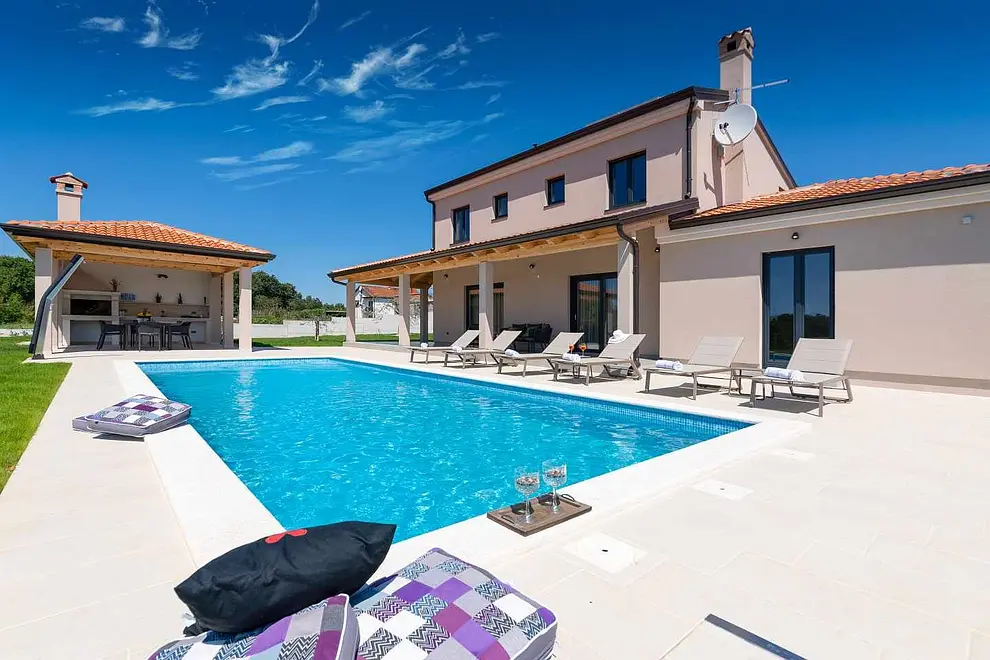Ferienhaus in Tinjan mit Pool 66130168 15830 Ferienhaus in Tinjan mit Pool 66130168 15830