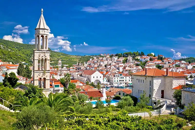 Historische-Stadt-Hvar-Dalmatien