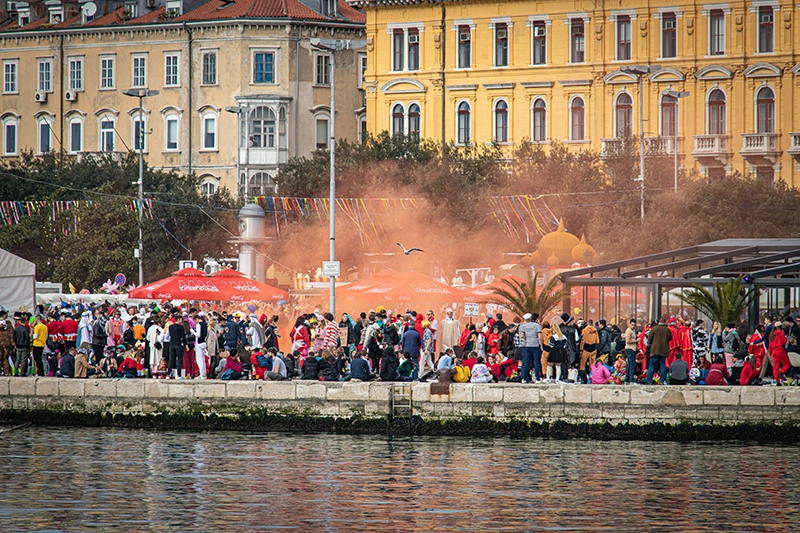 Karneval-in-Rijeka-im-Winter-in-Kvarner.