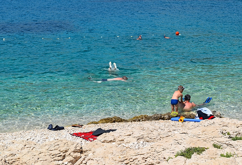 Schwimmen-in-Split-mit-der-Familie